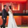 Novios en recepción de matrimonio