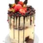 Torta dripcake y frutas