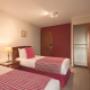 2 Twin Beds