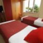 2 Twin Beds