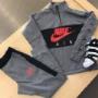 Somos una empresa dedicados a la venta de ropa deportiva, zapatillas y accesorios. Tenemos un año de experiencia en la venta online.

Ofrecemos un trato cercano y personalizado a nuestros clientes al momento de asesorarlos para que queden satisfechos con su compra.

¡Solicita más información sobre nuestros productos!