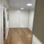 OFICINAS
Todas las unidades se encuentran aisladas, internamente revestidas con todo lo necesario, sistema eléctrico y artefactos de iluminación. Además, tenemos módulos planta libre con base en contenedor marítimo tipo Smart Panel y contenedores marítimos de 20 y 40 pies. Visítenos y conozca de cerca nuestros productos.
