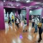 Somos una Academia de Baile Salsa & Bachata. Nivel Básico e Intermedio.
Tenemos sucursal en Viña del Mar y Quilpué