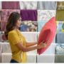 Somos una empresa familiar, con más de 25 años de experiencia en el mercado de la decoración de interiores, donde contamos con la mejor calidad y variedad de productos, tanto lonas para interior y exterior, tapices para interior y eco cuero, así mismo contamos con espuma de la mejor densidad para darle la mayor durabilidad a los cojines.  Estamos en Chile.