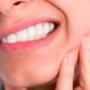 Odontología estética (blanqueamiento, carillas, limpieza dental)